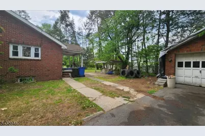1610 W 7th St, Piscataway Township, NJ 08854 - Photo 9