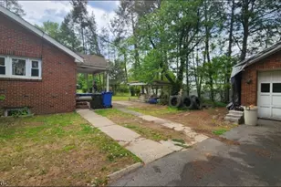 1610 W 7th St, Piscataway Township, NJ 08854 - Photo 9
