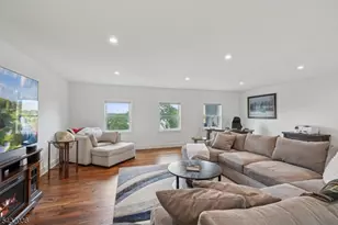8 Sutton Rd, Hopatcong, NJ 07843 - Photo 9