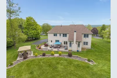 26 Alpaugh Dr, Bethlehem Township, NJ 08802 - Photo 3