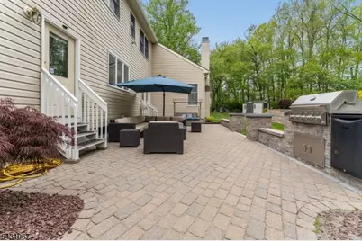 26 Alpaugh Dr, Bethlehem Township, NJ 08802 - Photo 5