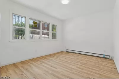 55 Hawkins St, Newark, NJ 07105 - Photo 9