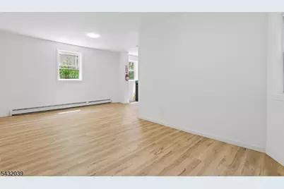 55 Hawkins St, Newark, NJ 07105 - Photo 5