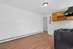 55 Hawkins St, Newark, NJ 07105 - Photo 21