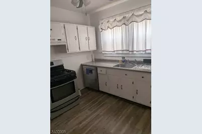 35 Sanford Pl, Newark, NJ 07106 - Photo 7