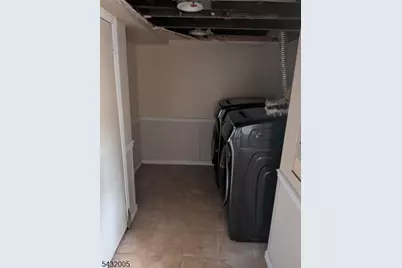 35 Sanford Pl, Newark, NJ 07106 - Photo 11