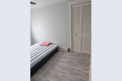 35 Sanford Pl, Newark, NJ 07106 - Photo 9