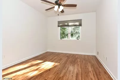5 Hansen Pl, Wayne Twp., NJ 07470 - Photo 25
