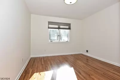 5 Hansen Pl, Wayne Twp., NJ 07470 - Photo 27