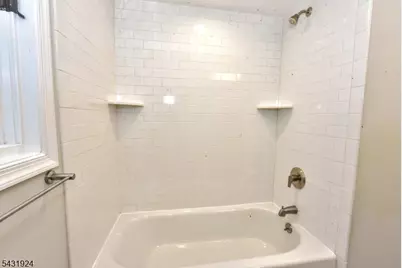 5 Hansen Pl, Wayne Twp., NJ 07470 - Photo 29