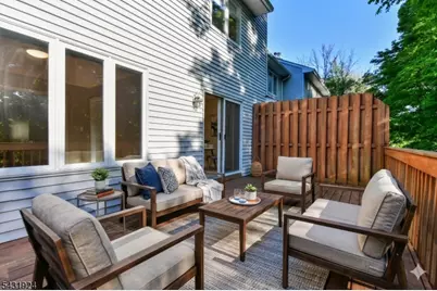 5 Hansen Pl, Wayne Twp., NJ 07470 - Photo 15