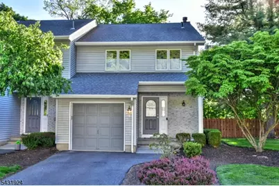 5 Hansen Pl, Wayne Twp., NJ 07470 - Photo 3