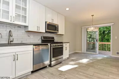 5 Hansen Pl, Wayne Twp., NJ 07470 - Photo 13
