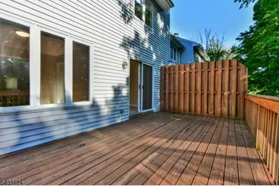 5 Hansen Pl, Wayne Twp., NJ 07470 - Photo 17