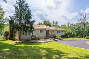 220 Horseshoe Rd, Berkeley Heights Township, NJ 07922 - Photo 1