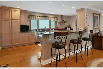 319 S Orange Ave, Livingston, NJ 07039 - Photo 9