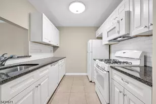 213 Stratford Pl, Bridgewater, NJ 08805 - Photo 9