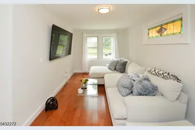 50 Dean St, Glen Rock, NJ 07452 - Photo 9