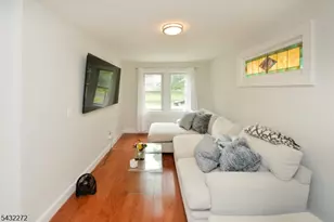 50 Dean St, Glen Rock, NJ 07452 - Photo 9
