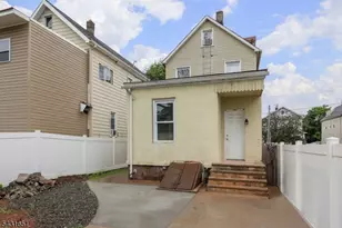 16 E 19th St, Linden, NJ 07036 - Photo 27