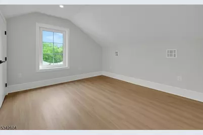 18 Lincoln Ave, Florham Park, NJ 07932 - Photo 35