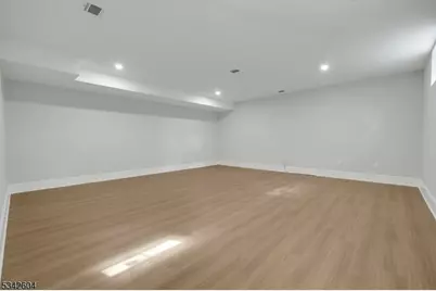 18 Lincoln Ave, Florham Park, NJ 07932 - Photo 37