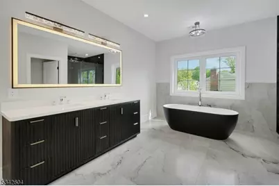 18 Lincoln Ave, Florham Park, NJ 07932 - Photo 27