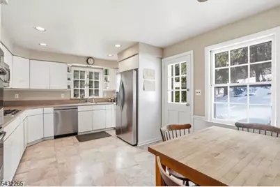 61 Western Dr, Millburn, NJ 07078 - Photo 7
