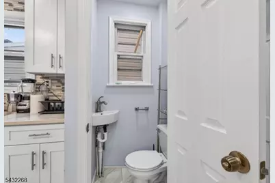 59 Railroad Ave, Phillipsburg, NJ 08865 - Photo 21