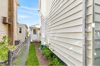 59 Railroad Ave, Phillipsburg, NJ 08865 - Photo 3