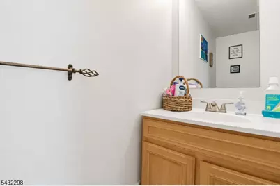 239 40th St #32, Irvington Twp., NJ 07111 - Photo 17