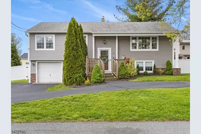 8 Madoc Trl, Jefferson Township, NJ 07438 - Photo 1