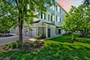 24 Swing Bridge Ln, South Bound Brook Boro, NJ 08880 - Photo 1