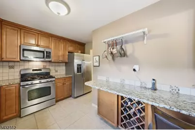 166 Vista Dr, Hanover Township, NJ 07927 - Photo 3