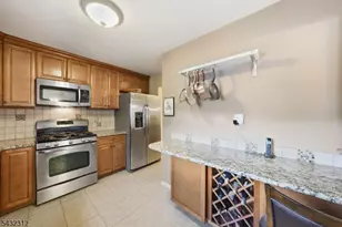 166 Vista Dr, Hanover Township, NJ 07927 - Photo 3