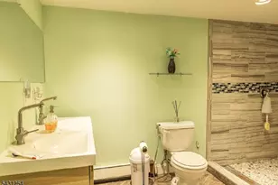 555 Jackson Ave, Rahway, NJ 07065 - Photo 5