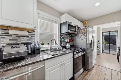 32 Willard St, Garfield, NJ 07026 - Photo 9