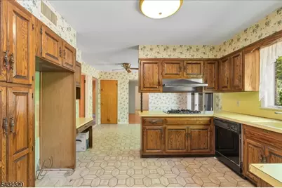 8 Branko Rd, Berkeley Heights Township, NJ 07922 - Photo 13