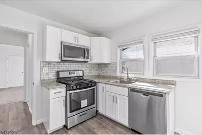 115 Carlisle Ter, Plainfield, NJ 07062 - Photo 17