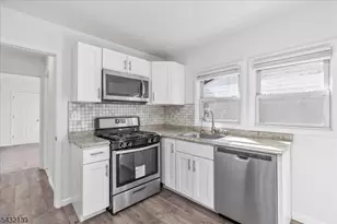 115 Carlisle Terrace, Plainfield, NJ 07062 - Photo 17