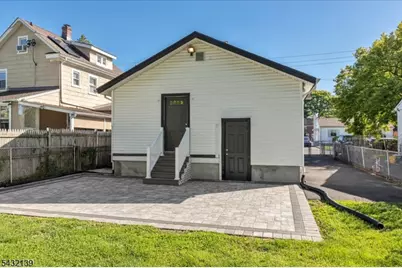 115 Carlisle Ter, Plainfield, NJ 07062 - Photo 21