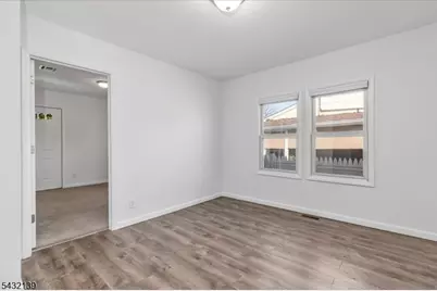 115 Carlisle Ter, Plainfield, NJ 07062 - Photo 9