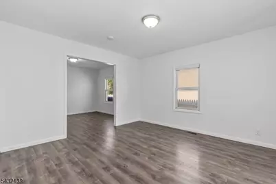 115 Carlisle Ter, Plainfield, NJ 07062 - Photo 3