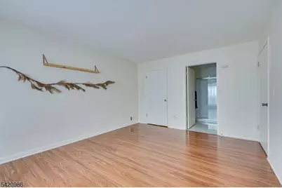 69 Amberly Ct, Franklin Township, NJ 08823 - Photo 9