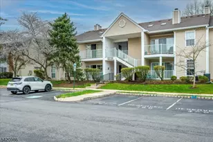 69 Amberly Ct, Franklin Township, NJ 08823 - Photo 1