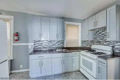 37 Blum St, Newark, NJ 07103 - Photo 9