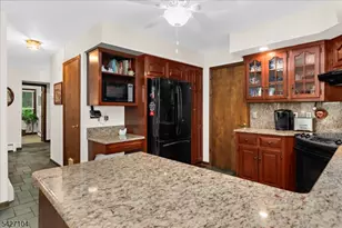 117 Old Clinton Rd, Raritan Township, NJ 08822 - Photo 11