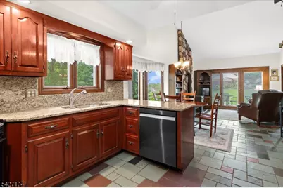 117 Old Clinton Rd, Raritan Township, NJ 08822 - Photo 9
