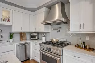 700 Gallows Hill Rd, Cranford Township, NJ 07016 - Photo 17