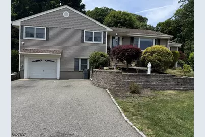 6 Waters Edge, Kinnelon, NJ 07405 - Photo 1